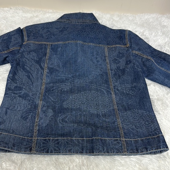 Chico’s Jean Jacket Women’s Size 0 Has Floral Design - Picture 6 of 10